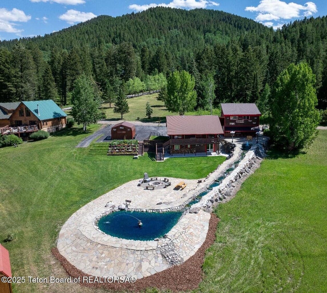 630 GRANDVIEW Drive, Alpine, WY
