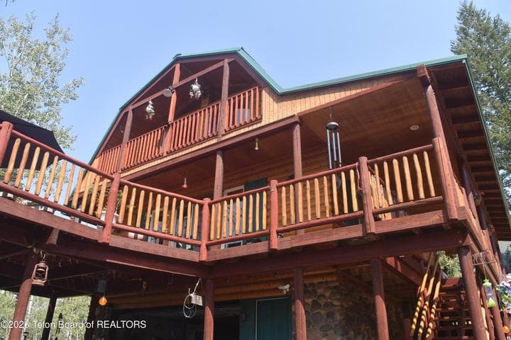 71 REDWOOD Road