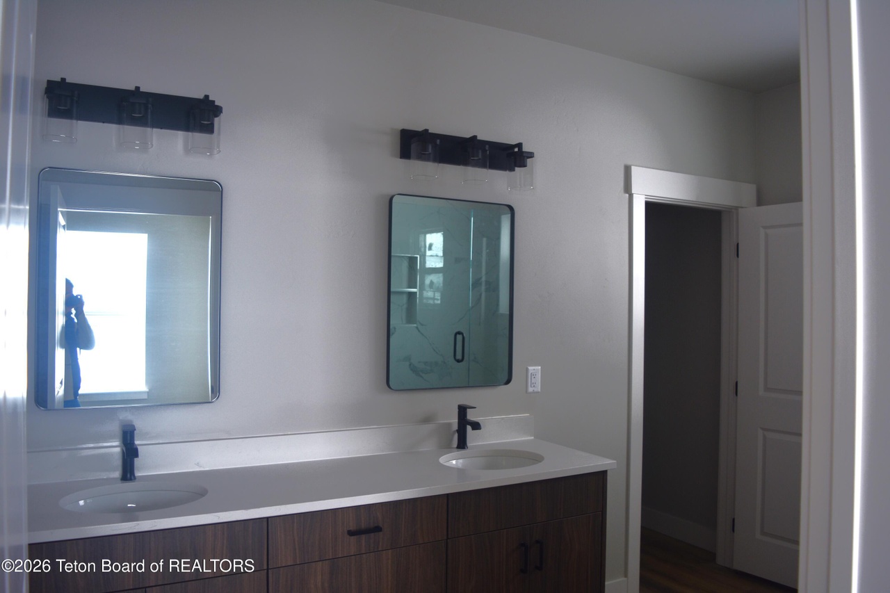 626 LITTLE GREYS Loop photo 3